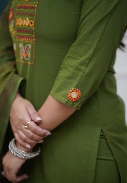 Mehandi Green Cotton Kurta Pant Set With Dupatta